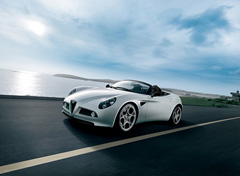 Alfa Romeo 8C Spider Bianca